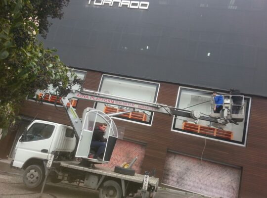 Sepetli vinc ve platform