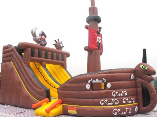 Eğlenceli Deniz Şişme Korsan Gemisi