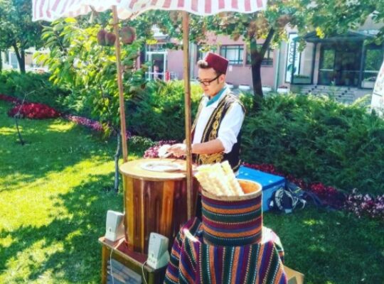 Maraş Dondurmacısı Sokak Satıcısı