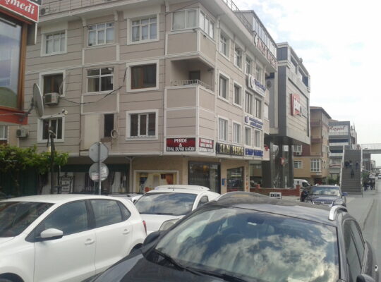 AVCILAR E-5 ÜZERİ TABELA DEĞERLİ KİRALIK KUPON YER