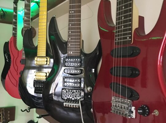 ANKARA KİRALIK GİTARLAR