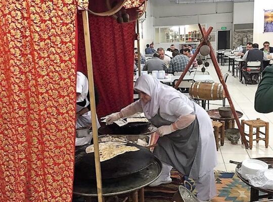 Gözlemeci Sokak Satıcısı