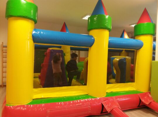 Kuleli Zıpzıp Şişme Oyun Parkuru