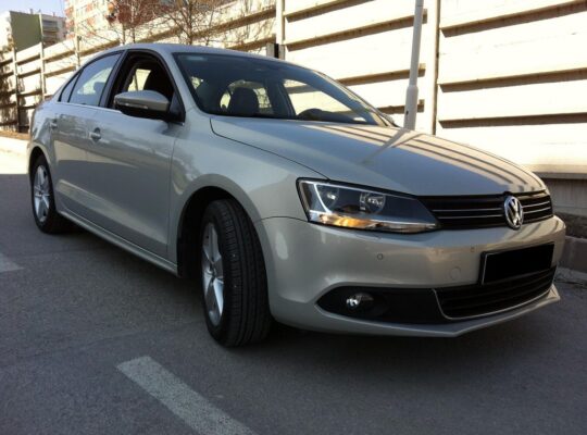 RETRO OTO KİRALAMADAN VW JETTA 2015 MODEL DİZEL MANUEL 79