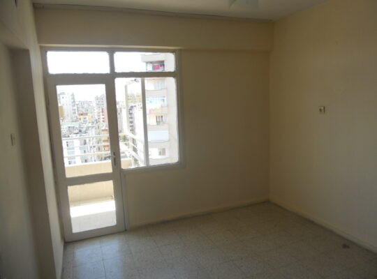 BARAJ YOLUNDA ÖĞRENCİYE BEKARA KİRALIK DAİRE