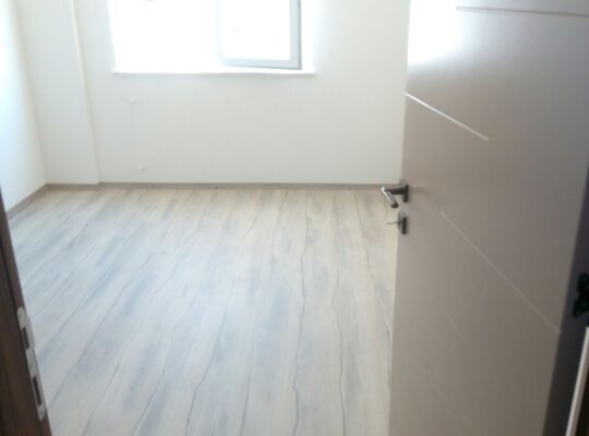 AKSU MERKEZDE ASANSÖRLÜ KİRALIK TİCARİ OFİS