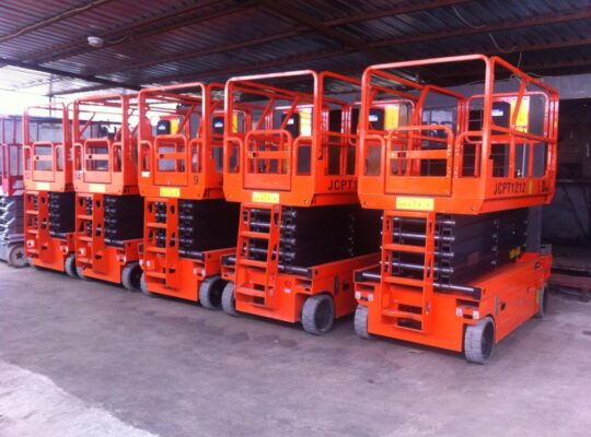 10 – 12 – 14 Metre Akülü Makaslı Platformlar