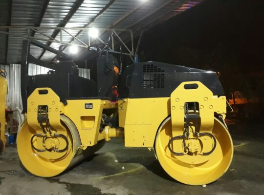 KİRALIK 5 TON DARBELİ 15 TONLUK BOMAG 138 SİLİNDİR (ÇATALCA) ÜCRETE NAKLİYELER HARİÇTİR