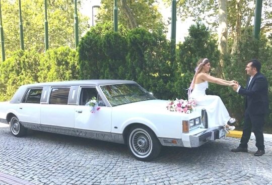 89’ Lincoln Towncar Strech Limousine