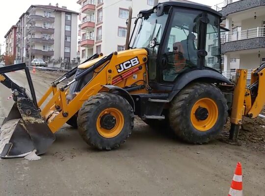 JCB 3CX Kırıcılı Kovalı