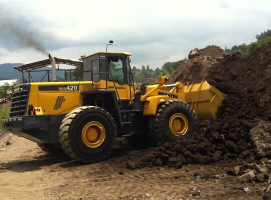 Komatsu WA 420 Yükleyici