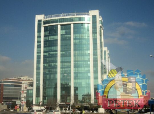 BEYLİKDÜZÜ PERLAVİSTA AVM DE OFİS VEYA HOM OFİS KİSMİ EŞYALI KİRALIK DENİZ MANZARALI DAİRE