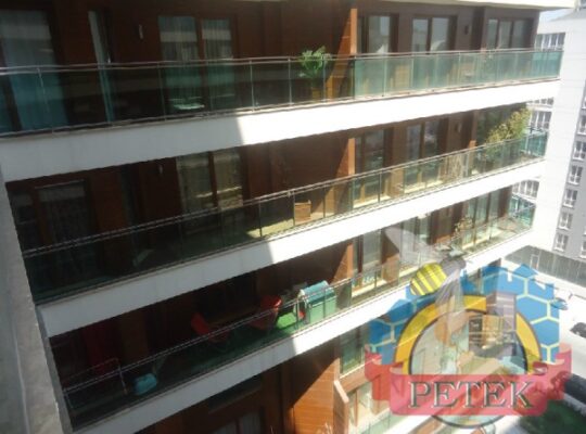 PETEK İNŞAAT’TAN METROBÜSE YAKIN 1+1 77 M2 FULL EŞYALI RESİDENCE