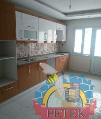 BEYLİKDÜZÜ ADNAN KAHVECİDE KAPALI HAVUZLU KISA KATLI KİRALIK FULL DAİRE