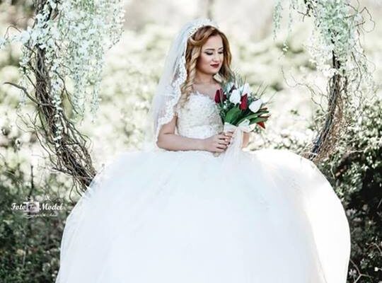 FOTOĞRAF ÇEKİMİ İÇİN YUVARAK SALINCAK