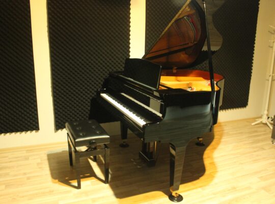 İSTANBUL KİRALIK BABY GRAND KUYRUKLU PİYANO KAWAI GM-10K M/PEP