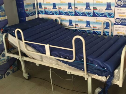 İki motorlu ekonomik hasta karyolası