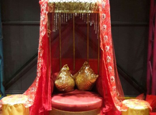 KINA TAHTI VE AKSESUARLARI KIRALIKTIR