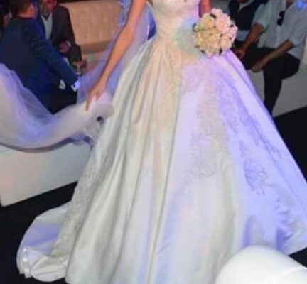 ÇOK ŞIK GELİNLİK (36 BEDEN)