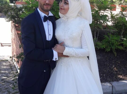 TESETTÜR GELİNLİK