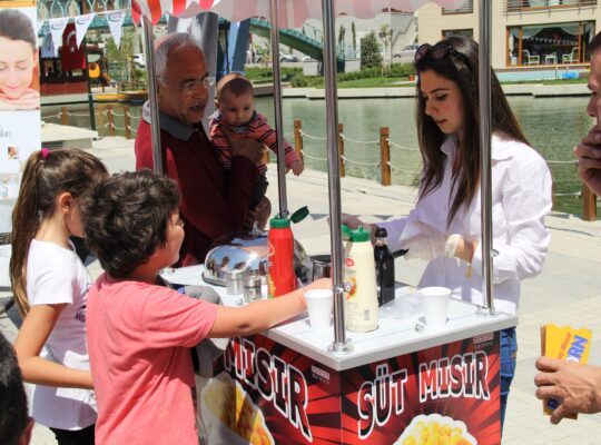 Süt Mısır Arabası