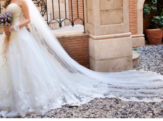 AYSİRA MARKA KİRALIK GELİNLİK