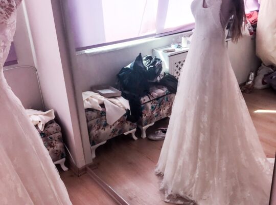 Kiralık Gelinlik / Kuyruklu, sirt dekolteli, komple dantel