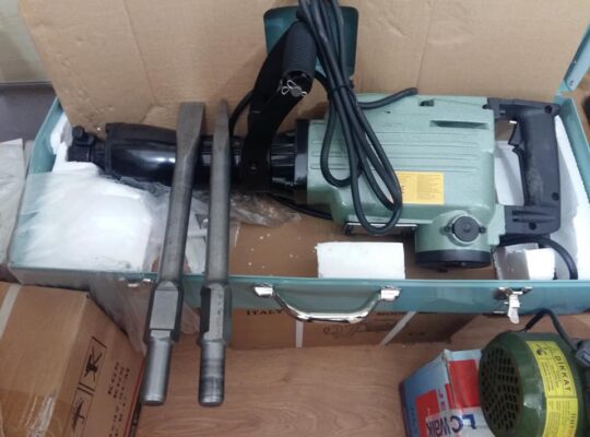 GÜNLÜK kiralık 11 kg ağırlığında kırıcı hilti