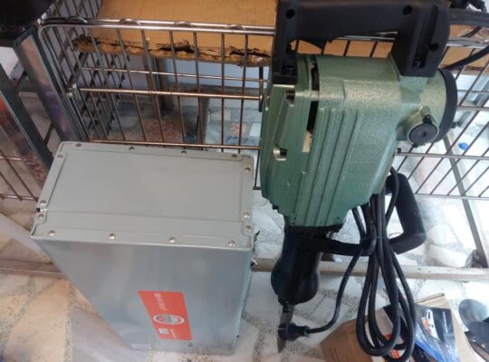 GÜNLÜK kiralık 11 kg ağırlığında kırıcı hilti