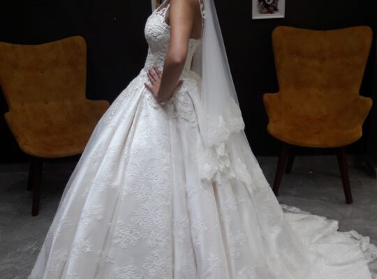 A kesim Tasarım gelinlik