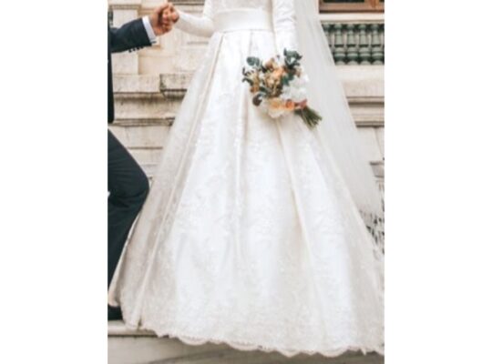 5 ay önce dikilmiş gelinlik