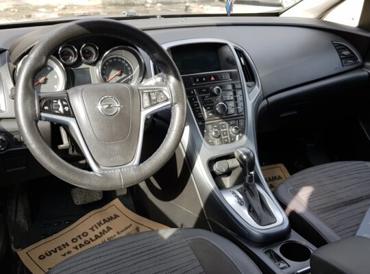 Izmır havalimanı kiralik araç ekonomik hesaplı araçlar dizel-manuel vites full kaskolu