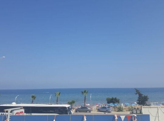 Mersin Yemişkumu 2+1 8 kişilikKiralık Daire Fulş Eşyalı