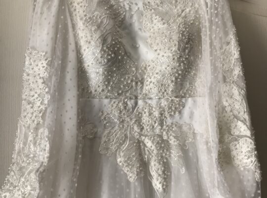 Özel tasarım gelinlik 36-38-40 bedene uyabilen – vintage modeli-tesettür gelinlik- özel büyük desen çiçek danteliyle- kiralık gelinlik – satılık gelinlik – tesettür abiye – tesettür gelinlik