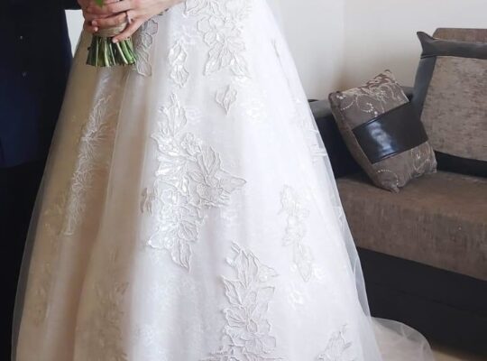 Kiralık olegcassini gelinlik