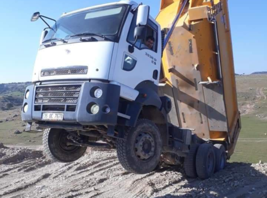 Kiralik damperli kamyonlar