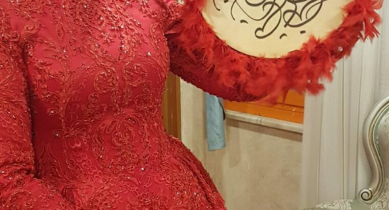 Kinalik Nişanlık tuvalet elbise bir kez kinamda giydim canlı kırmızıdır rengi işlemesi ağır özel tasarimdir tacı ile birlikte verilecektir