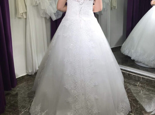 Kiralık Beyaz Arkadan Ayarlamalı Gelinlik