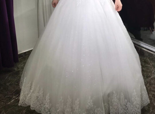 Kiralık Beyaz Arkadan Ayarlamalı Gelinlik