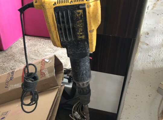Bursa Günlük kiralık Hilti DEWALT 16 kg kırıcı hilti