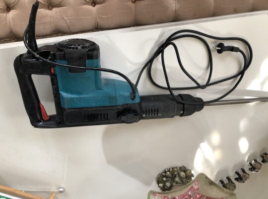 11 kiloluk kiralık Makita kırıcı matkap hilti