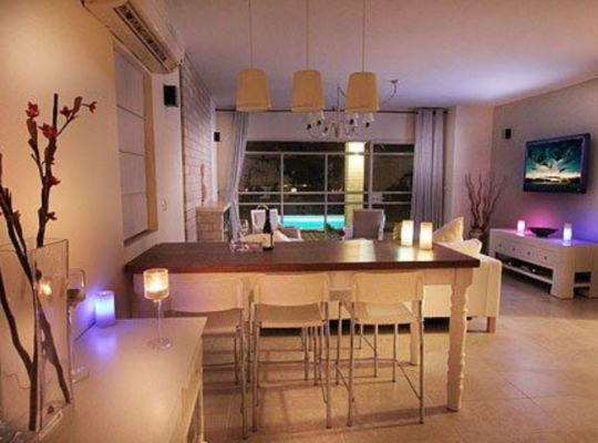 İZMİR ÇEŞME DE KİRALIK ÖZEL HAVUZLU DUBLEX VİLLA