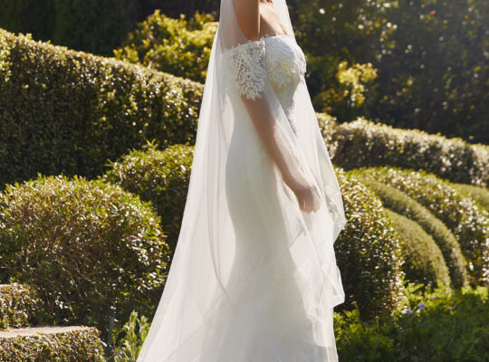 Oleg Cassini balık gelinlik