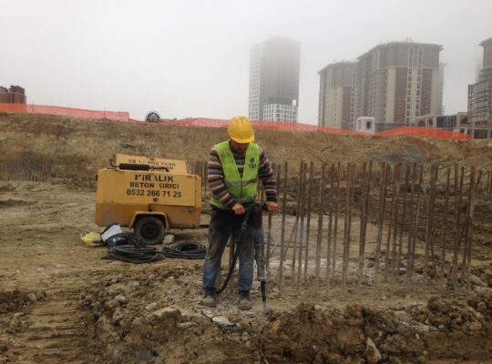 KOMPRESÖR KİRALAMA 05322667125 BETON KIRICI