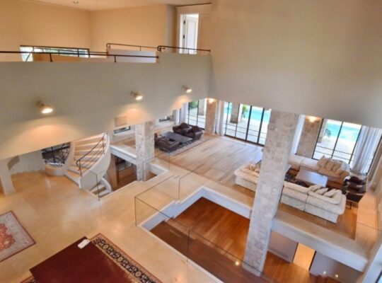 İstanbul Polonezköy’de Lüks Havuzlu Günlük Villa