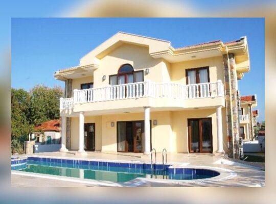 İZMİR ÇEŞME ‘ DE ÖZEL HAVUZ VE BAHÇELİ HAFTALİKK KİRALİK LÜKS VİLLA