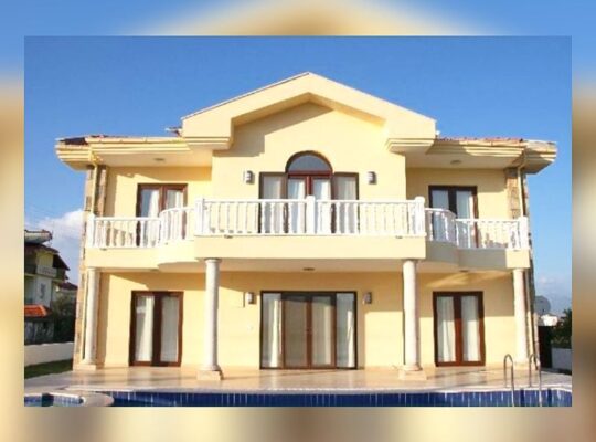 İZMİR ÇEŞME ‘ DE ÖZEL HAVUZ VE BAHÇELİ HAFTALİKK KİRALİK LÜKS VİLLA