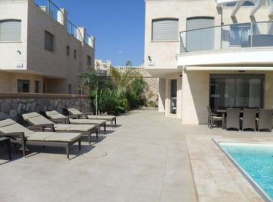 ANTALYA KONYAALTI’NDA ÖZEL HAVUZLU HAFTALIK KİRALIK LÜKS VİLLA