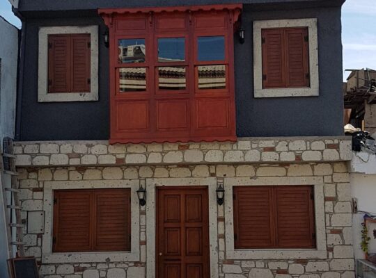 ÇEŞME ALAÇATI DA KİRALIK KIRMIZI VİLLA